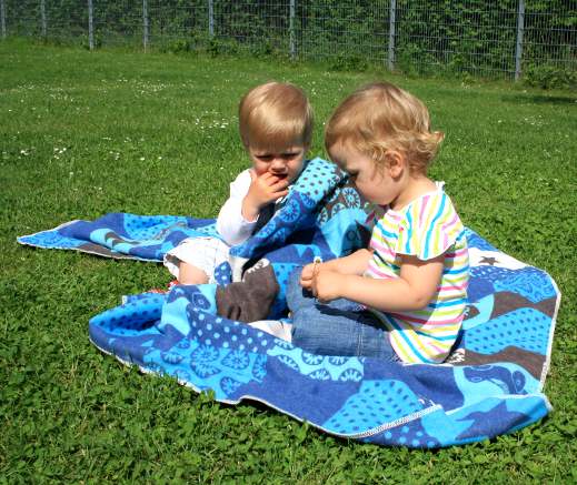 Jungendecke mit Bestickung in blau Persönliche Kinderdecke für Jungen